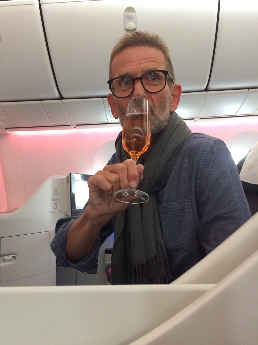Khuttel's tweet photo. Nå ja. En opgradering til business fra Doha til København siger man vel ikke nej til.... 😎 https://t.co/t8v7bbQgDN
