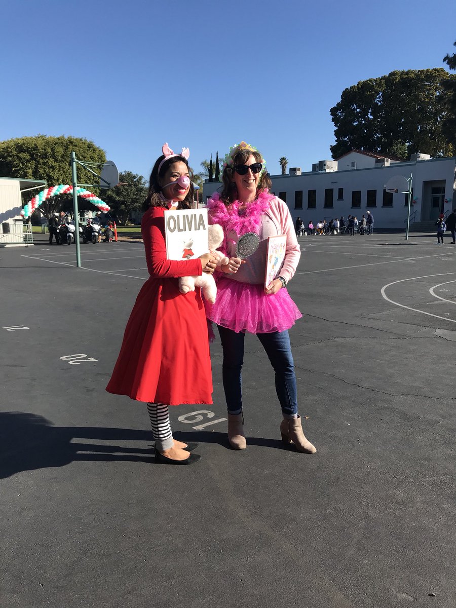 Lina12294's tweet photo. Celebrating Literacy!! @Acreslincoln https://t.co/IYYLEFsHJI