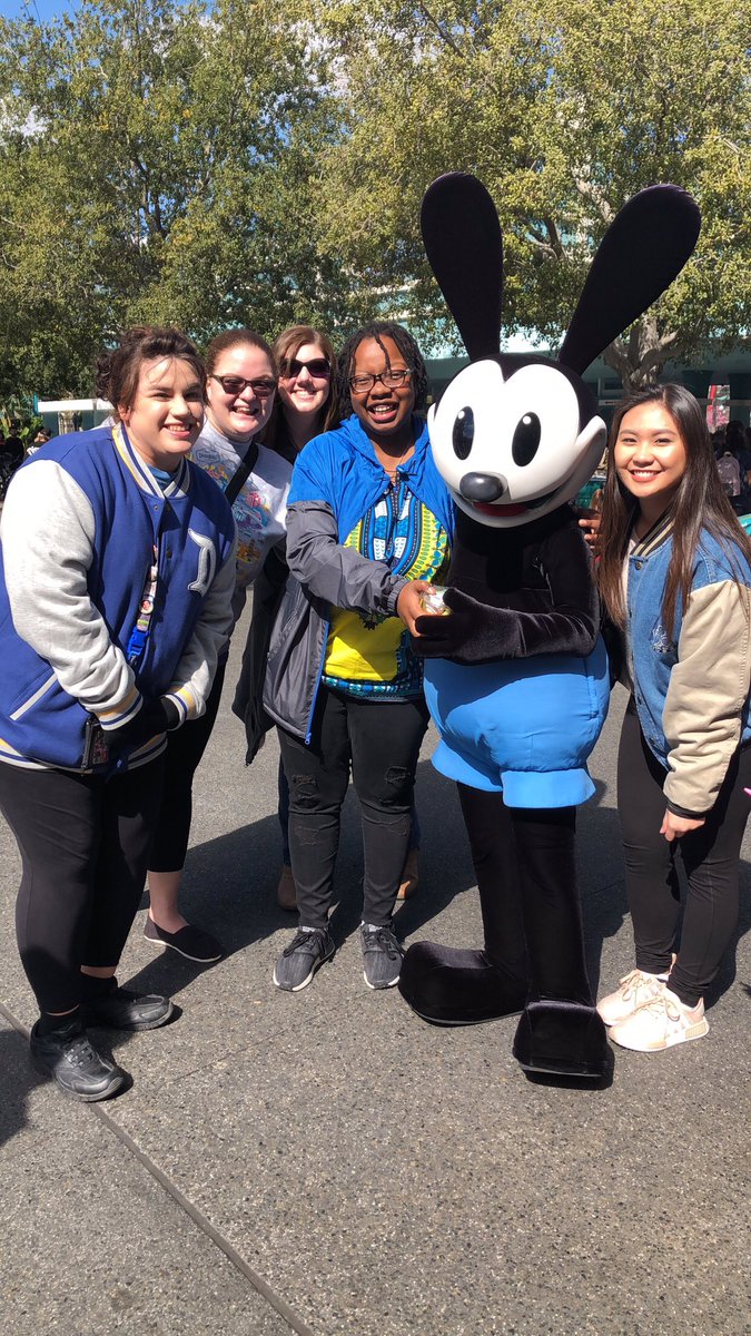 loveeMonicaa's tweet photo. #DLRCPBLS #Disneyprogram @cvdburke https://t.co/JdEPEu3jGB