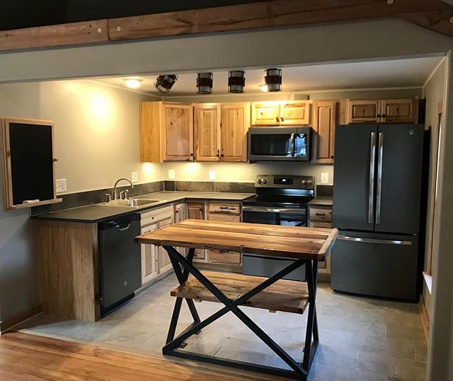 scott_maddox's tweet photo. Check out this stunning Slate kitchen that my customer Clint at Madras Development just finished in KC! #mygekitchen https://t.co/IdLQIiH234 https://t.co/KZz79QgW37