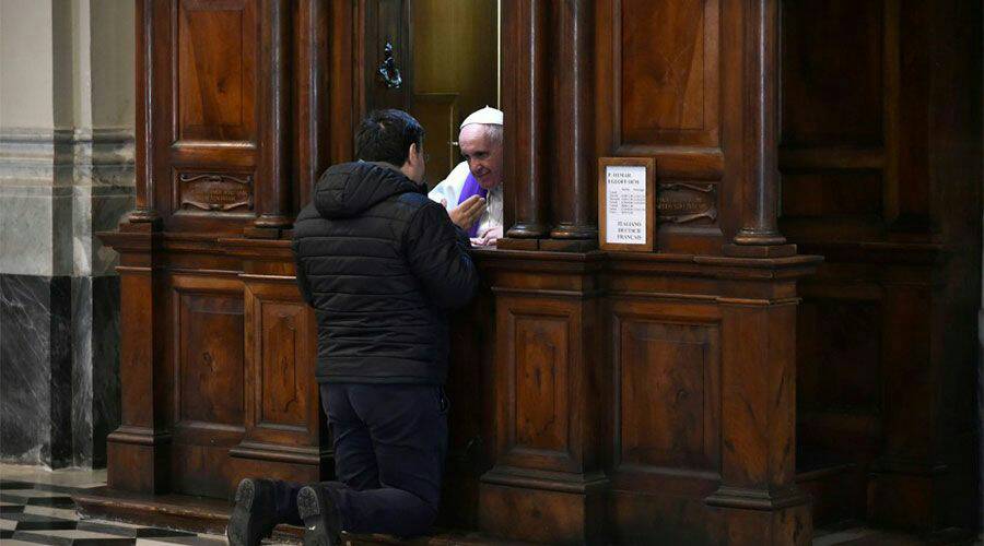 catholic_on's tweet photo. El Papa Francisco confesará personalmente a un amplio grupo de fieles en la Basílica de San Pedro del Vaticano: https://t.co/TnMJt8NuWi https://t.co/w4dikvmXoE