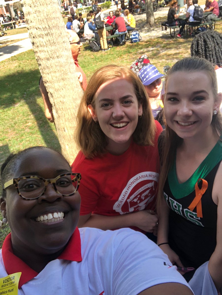 L3HarrisTech's tweet photo. #HarrisCorp women engineers made great connections during Discover #Engineering Day at #Melbourne High School in Florida last week! #STEM #HarrisHEART @BrevardSchools https://t.co/qn67yxt7oL https://t.co/cAMVE7B0h9