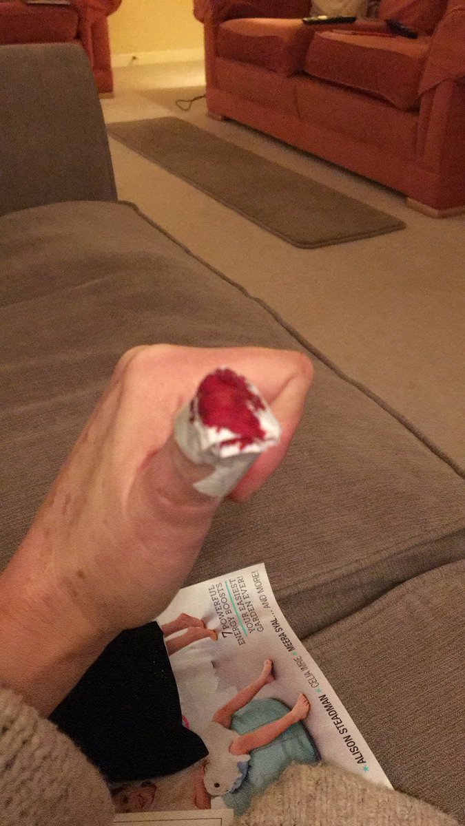 pow_45's tweet image. 🤦🏻‍♀️ oh no. Cried like a baby. Thinking of Nic 😔 #thearchers @BBCRadio4 @BBCTheArchers #sepsis #cleanit