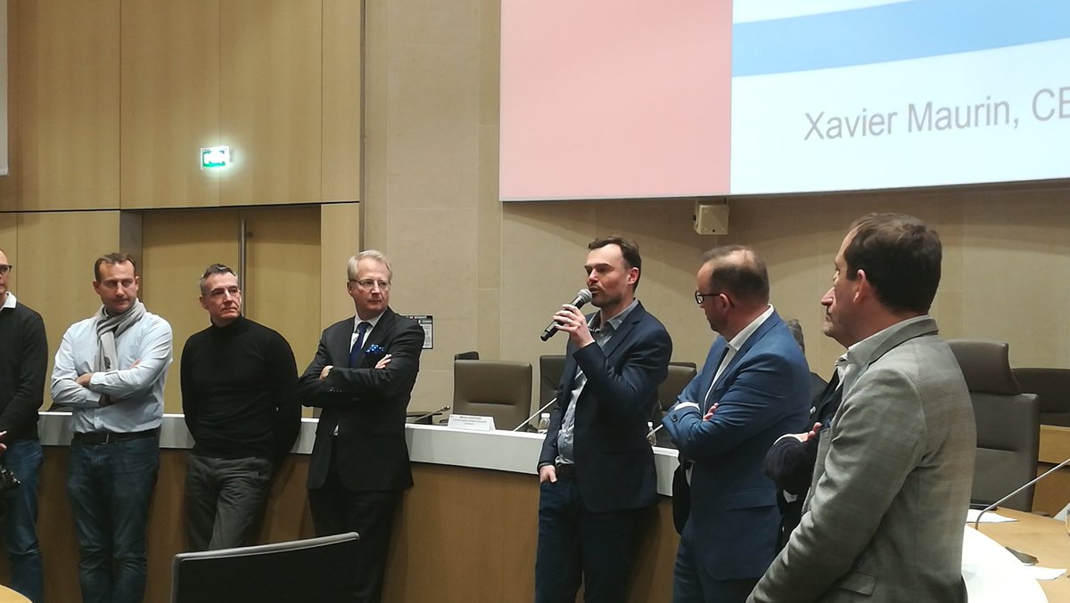 CCINleAquitaine's tweet photo. [#CES2018 - Et après?] 9 startups parties délivrent des conseils en or à ceux qui y pensent pour 2019... Avec @ITECAnews @nomadeec @FACIL_iti @jeromeleleu @bziiitBOOSTER #HU&amp;CO https://t.co/5exGdLuGPr