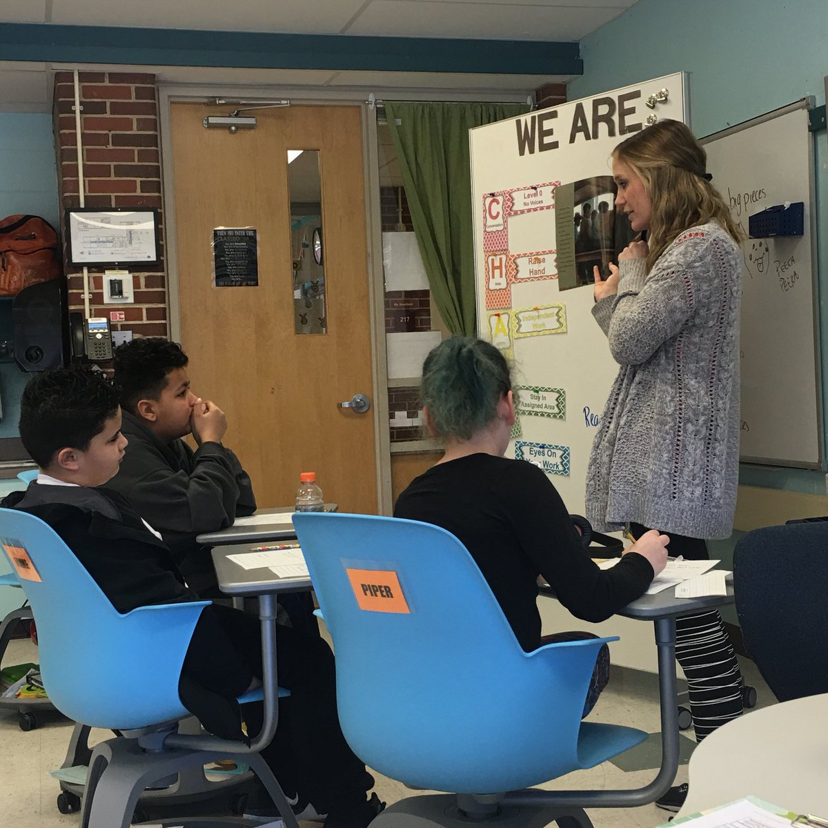 pguio1's tweet photo. Using context clues to predict the meaning of the text @MissJordahl @NSSEO_org @TimberRidgeEdu #NSSEOconnects https://t.co/l4inSQ8n14