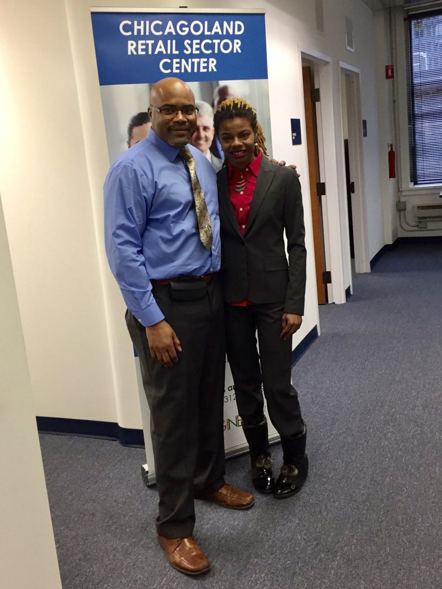 ChiCookWORKS's tweet photo. Terry Moore, Director of Staff, @ChgoRetailCen & an excited Hospitality Hires Chicago candidate preparing for interviews on 3/15. Text “HireMe” to 774-53 to learn more & schedule your job readiness training session before 3/9. #thepartnershipworks #hospitalityhireschicago https://t.co/aoqF5VJ4f3