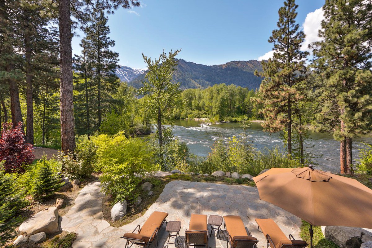 LLGetaways's tweet image. Almost time to float the river! Have you ever floated or gone Rafting on the Wenatchee River? @OspreyRafting is booking reservations! #leavenworthluxurygetaways #leavenworth #WenatcheeRiver #JaggersRiverHaus #RaftingTrip #509Summertime #VacationRental