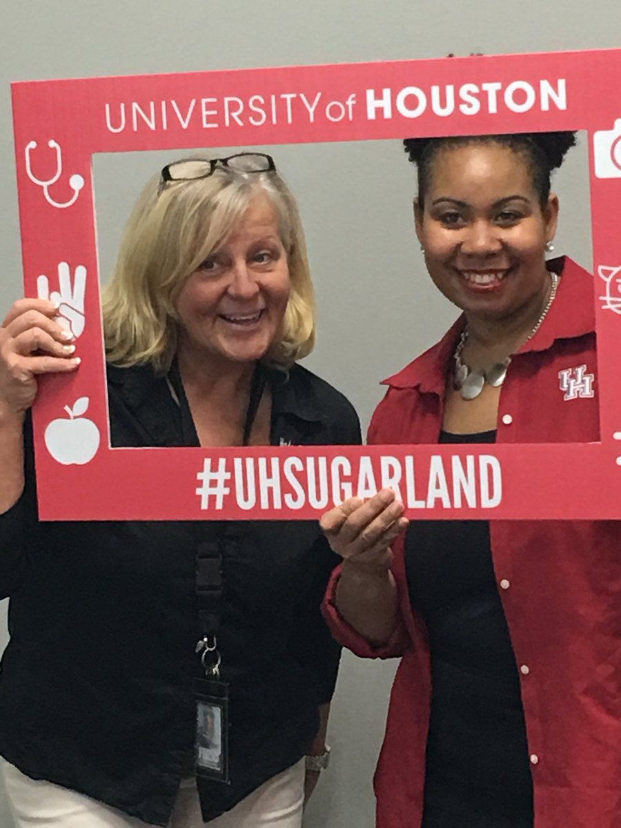 ThompsonFBISD's tweet photo. @ThompsonFBISD @HodgesBendMS @FortBendISD Ms Kim Williams led an AMAZING STEM-based college &amp; career session today for my AVID 7th graders!  We ❤️UHSL!! https://t.co/cSjYZywCIe