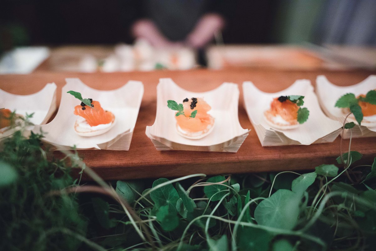 FairmontRYH's tweet photo. #ThrowbackThursday to our #14thInLine launch event with @dillonsdistills Organize your next luxury social event with us and treat your guests with our specialty #cocktails! #ThirstyThursday #TBT #RYHRooftopGin  #FairmontRoyalYork Click here for more info: https://t.co/KZY1rhae6a https://t.co/IMzHWHVN8E