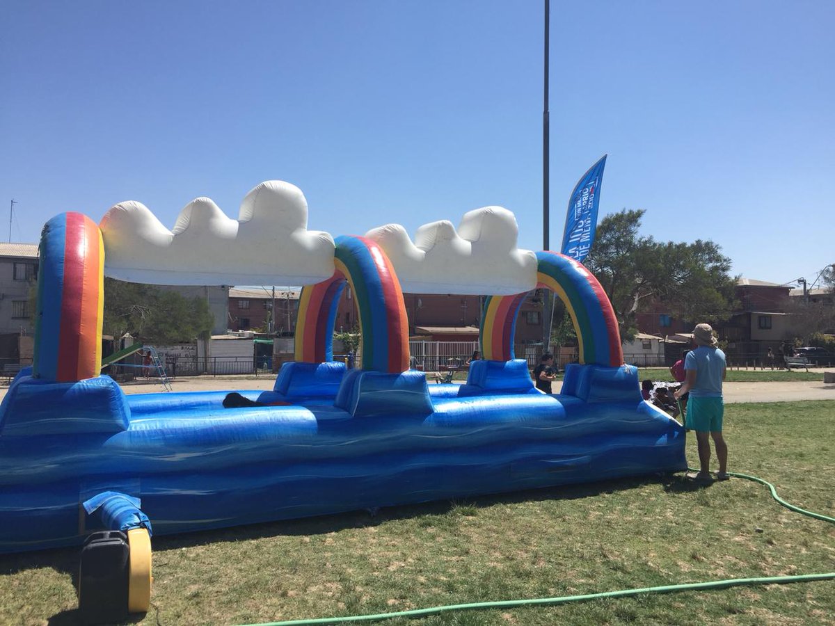 ¡Oh, no se va... No se va, no se va, el verano no se va 🎶! Seguimos en #vacacionesculturales en la Villa Pedro Lira 🌞 Mañana te esperamos en Juanita Oriente con juegos de agua 🏄‍♀️ música y muchas sorpresas 🙆‍♀️

@IntendenciaRM <a href="/Orrego/">Claudio Orrego L.</a> <a href="/ortegahernan/">hernan ortega</a> @GobCordillera