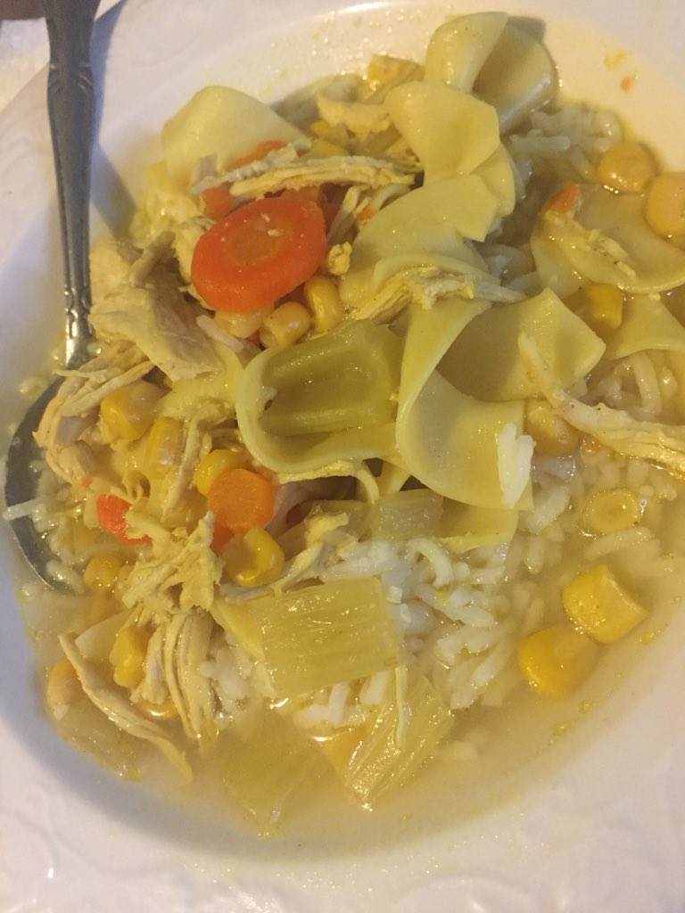 OhJodi_'s tweet photo. From scratch or nothin...
{CajunChicken &amp; Veggie Soup}
#LunchWhip
#KitchenWitching
#LookAtWriss👩🏾‍🍳 https://t.co/j7IUq9sqXY