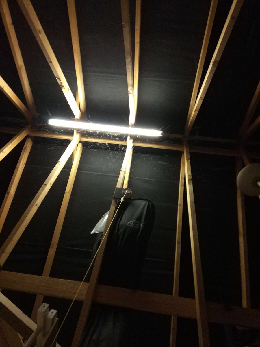 Beckofdoom's tweet photo. @RedrowHomes  is it supposed to snow inside lofts??? https://t.co/kcoQg67Pxh