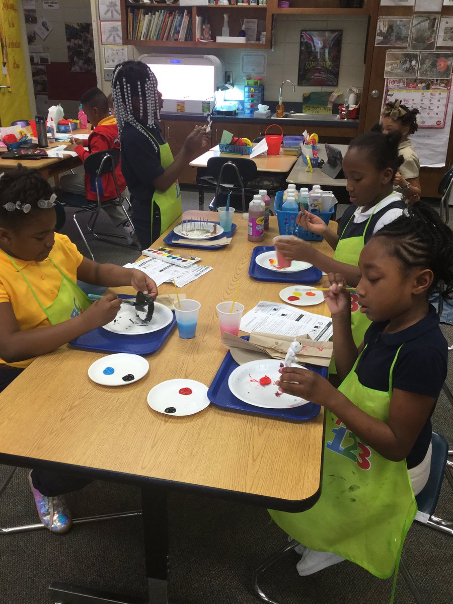 JessBurgessCook's tweet photo. Scholars love using Wonderopolis to complete their Genius Hour projects. #EngineeringDesignProcess https://t.co/vMLcZ0OoxV