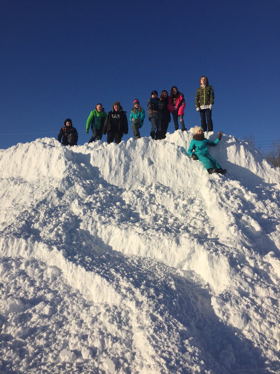 akgtCanada's tweet image. Winter snow in #Eaglesham PS, AB!  We're getting ready for a #SpringArrival challenge across Canada using snow in school yards starting next week - that bank might take quite a disappear!!