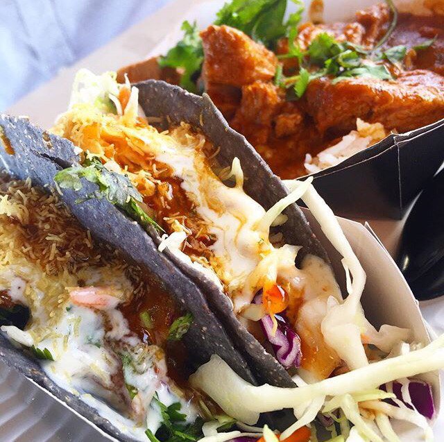 It's extra yummy today at #Miraclemilefoodtrucks lunch! 
<a href="/IndiaJonesCT/">India Jones + Nuuq Meals</a> <a href="/picklesandpeas/">Pickles and Peas</a> <a href="/HeritageLAtruck/">HeritageLA</a> @FriesFirst <a href="/StreetKitchenLA/">Street Kitchen</a> <a href="/district_burger/">District Burger</a> <a href="/RomolosCuisine/">RomolosCuisine</a> <a href="/ptcow/">primetimecuisine</a> <a href="/RiceBallsOfFire/">Rice Balls of Fire</a> Next to#LACMA till 2pm! 🌮🌴
#OrderAhead available on our site👇
order.bestfoodtrucks.com/lacma