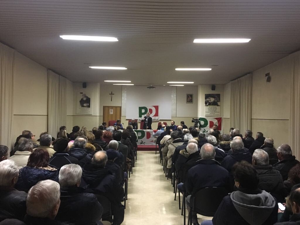 frmancusi's tweet photo. Al #Principedipiemonte di  #Potenza sala strapiena @s_margiotta @VitoSantarsiero @ErminioY #sceglipd #squadrapd @PdBasilicata https://t.co/5i96kIJAZh