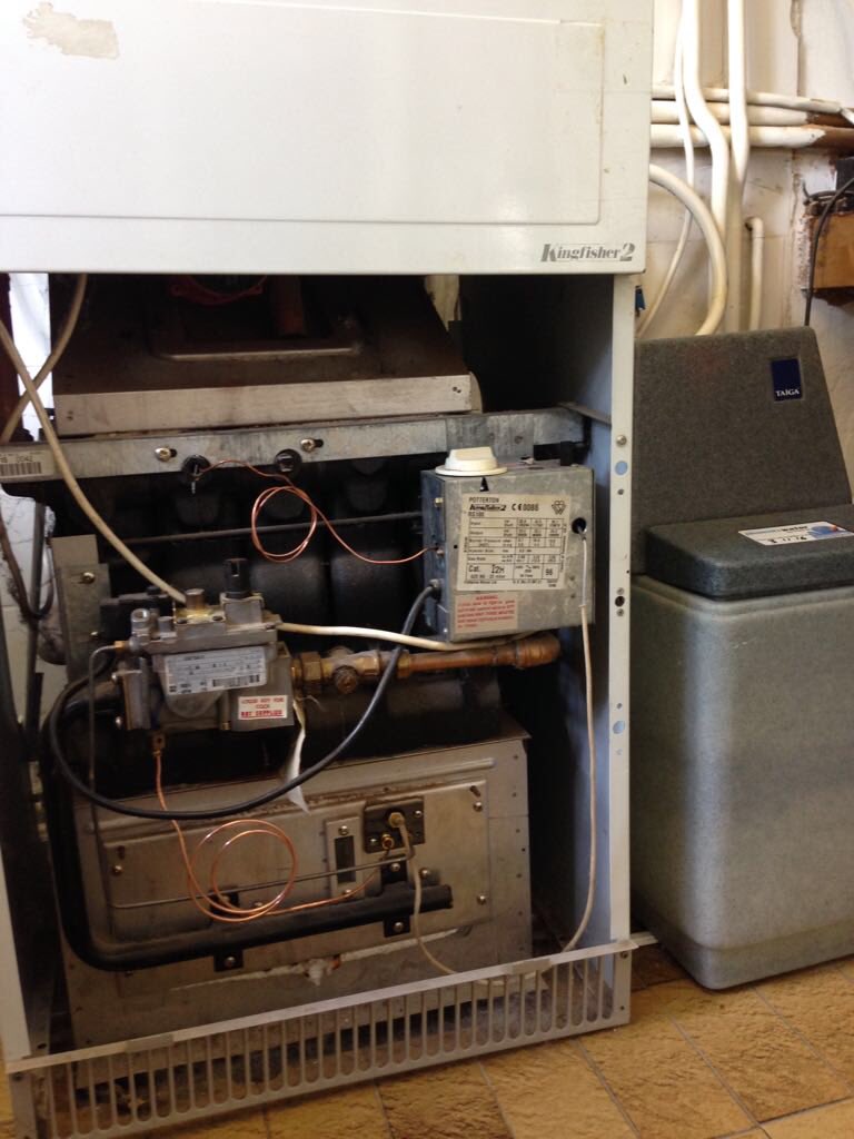 unicorn2000ltd's tweet photo. Old back boiler repair
Did you know? 
Gas has no natural odour. The gas that fuels your boiler has no natural smell. Sulphur compounds are added to it to give it a distinctive smell for your safety, so that you can more easily notice a possible leak. 
#fact #funfact #boiler https://t.co/mpMxNbPByF