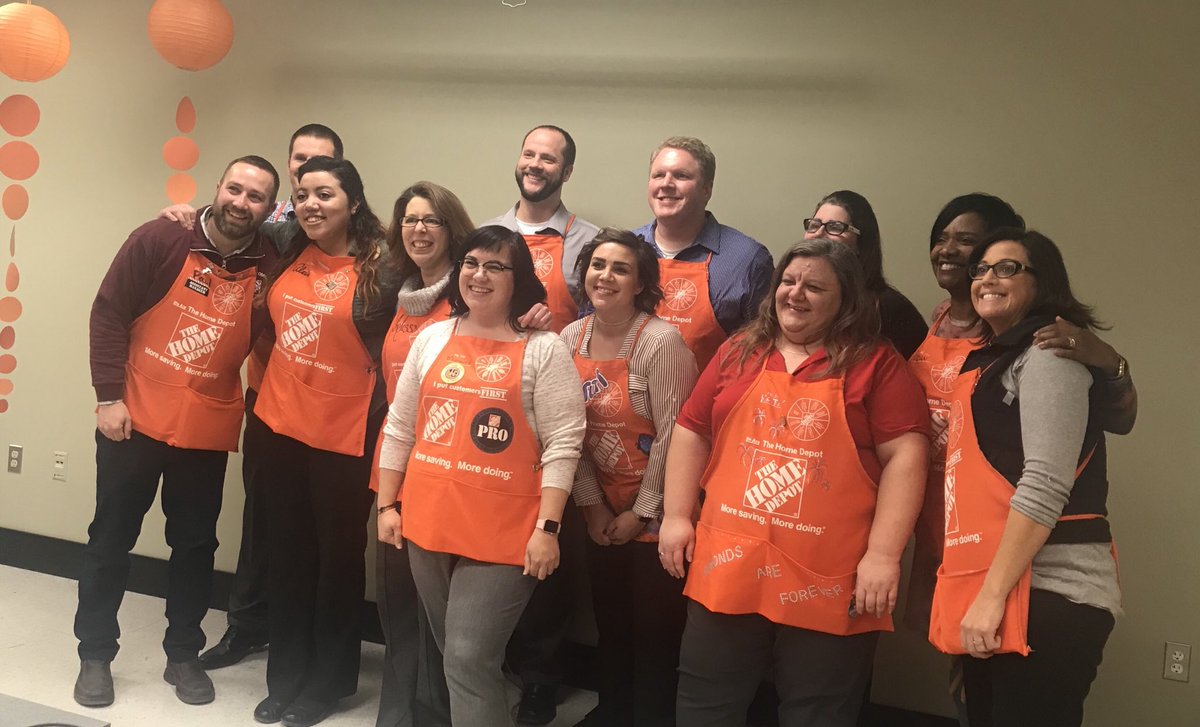 ErinJelley's tweet image. Congrats 🎉🍾to our newest D275 EDP graduates 🎓!! Great job 👍 to all! @troyer_paige @bobsaniga