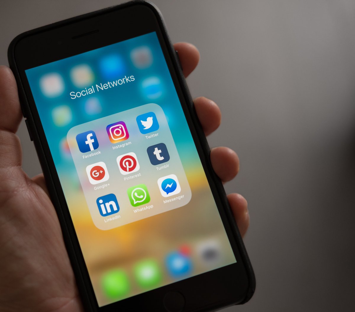 4WallsMedia's tweet photo. Facebook recently announced sweeping algorithm changes that prioritize content shared by friends and family over content shared by businesses. 

https://t.co/zYYqwQm1ER

#Facebook #Newsfeed #Marketing https://t.co/1jMjM2DvAv