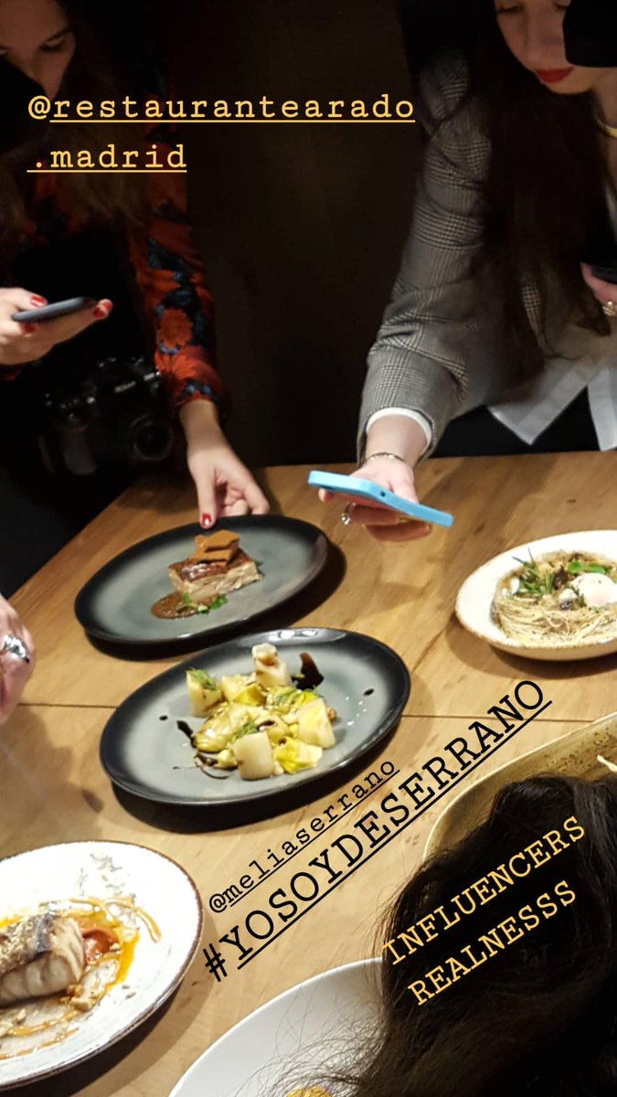 farrandemora's tweet photo. Stories de The Balcony en el fiestón de @AradoMadrid Comida de lujo, dj set  y Gin tonicd de #ginloe #YoSoyDeSerrano #restaurantearado #influencers #party @restauraniza https://t.co/OJCaMyRwde
