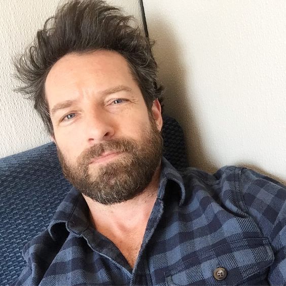 IanBohenSpain's tweet photo. [Vídeo] Trailer y fecha de estreno de Yellowstone

https://t.co/DuJuzmS0TD https://t.co/PaqLBLypQb