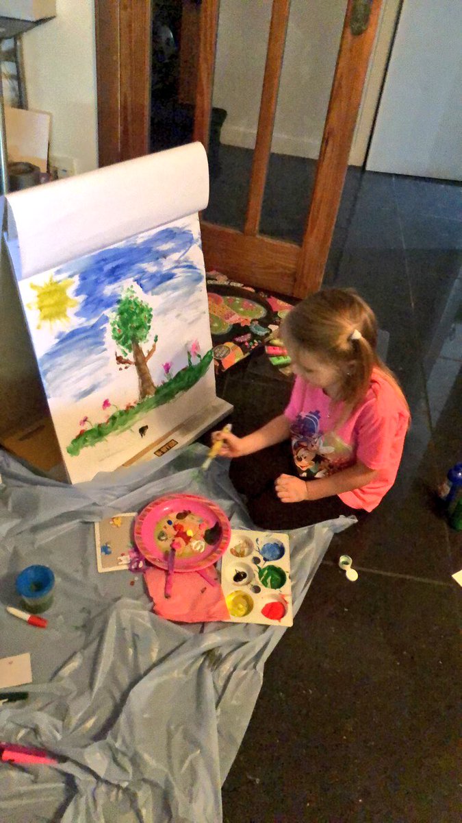 meljohn1228's tweet photo. @torryburnps1 arts and crafts for Emelie today xx https://t.co/6Em4UPqaVb