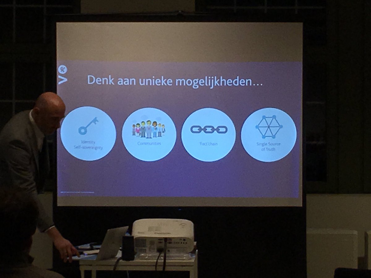 schoolbytesbe's tweet photo. Wat kan #blockchain betekenen voor jou, je ecosysteem, je business? Dé invalshoek om blockchain toe te passen volgens @ghelent #techtalk @t2-campus https://t.co/cTBCxMxYsR