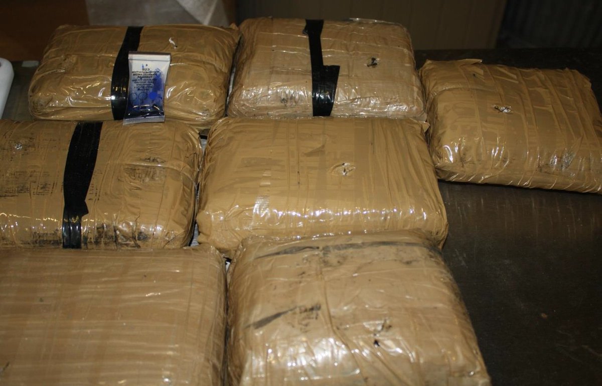 CBPSouthTexas's tweet photo. #CBP Officers at Del Rio Port of Entry seize $247K in methamphetamine, arrest 22-year-old woman. https://t.co/5I5n1UVT0J https://t.co/MIlNFCFd9o