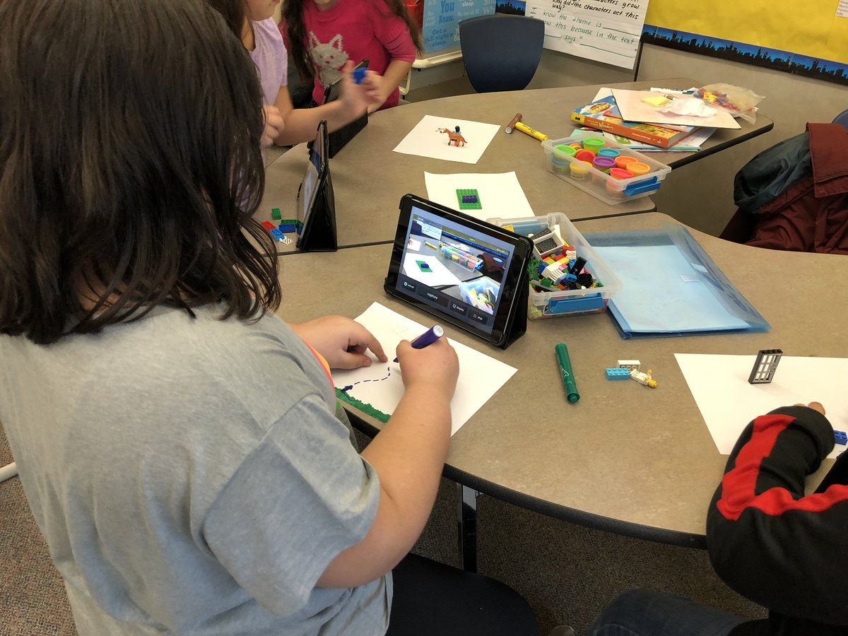 ErichaAnderson's tweet photo. The @vpsitf team has brought #hourofcreation to over 100 classrooms in the past year #empowerlearners #empowerteachers https://t.co/hOExNAuqrS