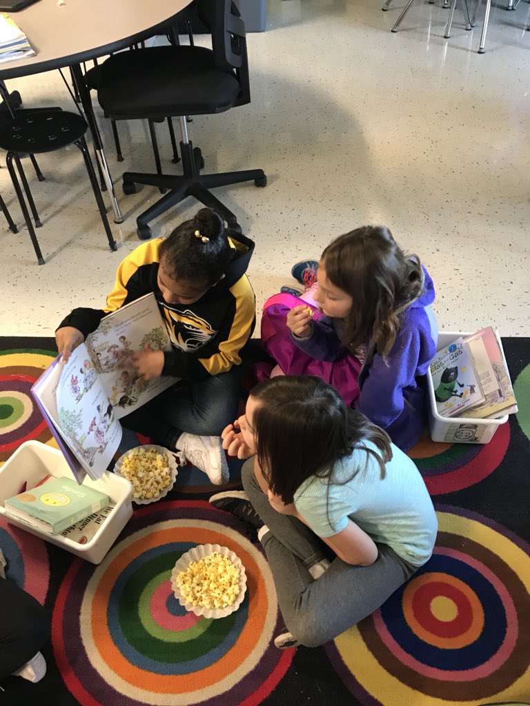 McClanahanBEU's tweet photo. Popcorn and reading with @TeamGood_BEU today! https://t.co/YepzsmpQoa