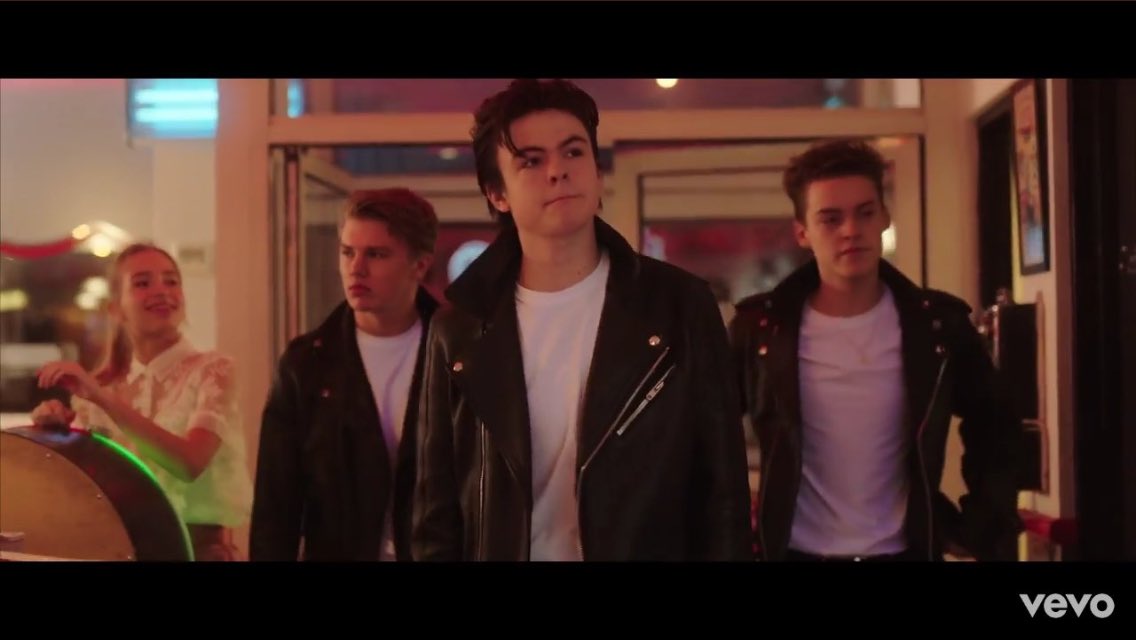 spaceshakers's tweet photo. STILL CANT GET OVER THIS MUSIC VIDEO ITS SO GOOD #NHCTigerFeetVideo https://t.co/ZLVSOMFz6R