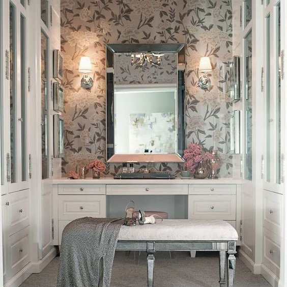 A very vintage meets modern design vanity inspiration .. What do you think?
#Anaya #Inspiration #Vanity grey #white #gold #inspo