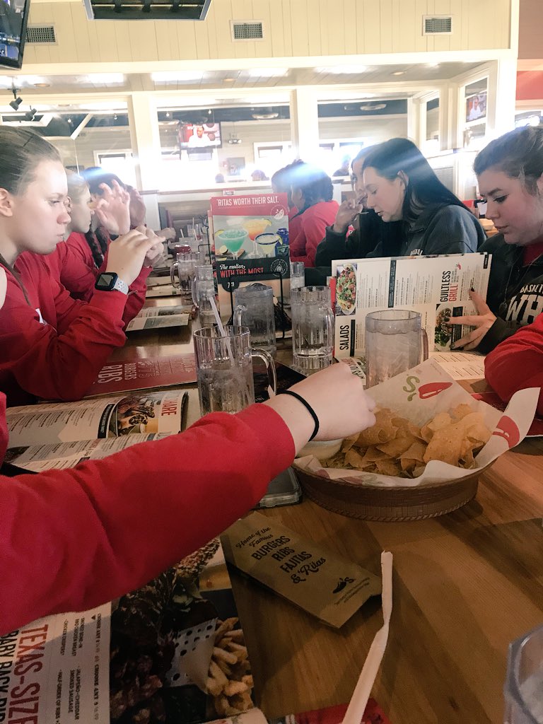 Hi welcome to Chili’s 😀