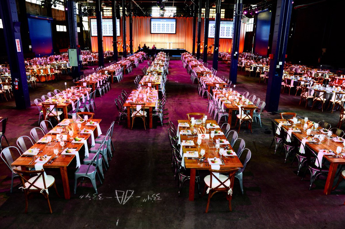 DPIevents's tweet photo. Go B I G or go 🏠 Planning a large off-site dinner? #TeamDPI will be your strategic partner, and you can relax knowing we have your back! 
#dpievents #dpidecor #meetingplanner #dmc #bostondmc #eventprofs #eventplanner #throwbackthursday https://t.co/cRc13KTlHN