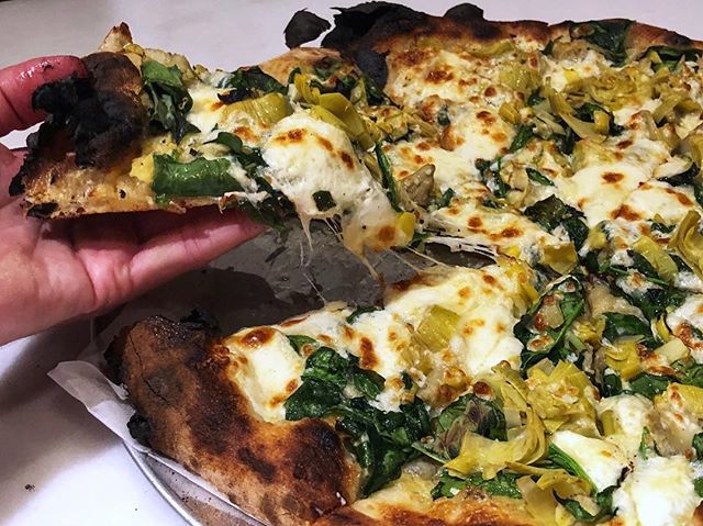 genuinepizza_'s tweet photo. #TBT to @chefmschwartz’s house when we threw down #spinachartichokedip #pizza pies for @sobewffest #sobewff #chefsparty #houseparty .
.
.
#miami #eeeeeats #cheesy #cheesepull #foodporn #foodstagram #eater #food52grams #instagood #pizzaparty #🍕 https://t.co/UIlKMwuIt1