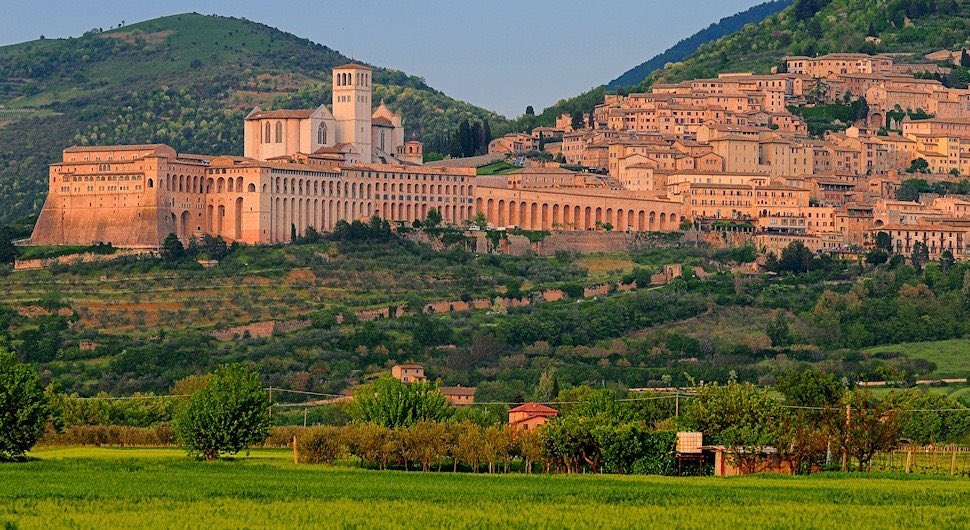 nonvogliosapere's tweet photo. No one does it like Assisi. https://t.co/6mbWOHdMy2