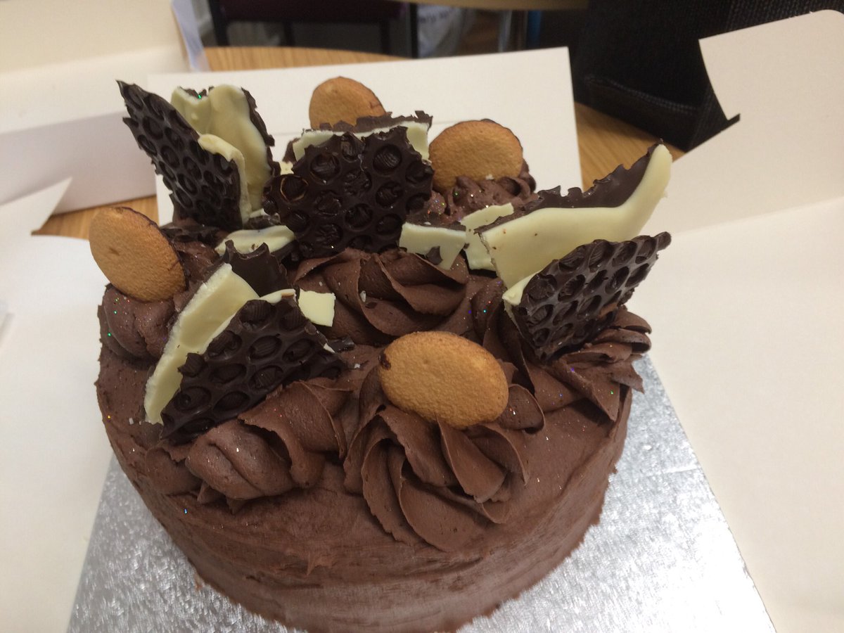 SensitiveBakes's tweet photo. And another one! #vegan #vegancake #dairyfree #chocolateorange https://t.co/PIkFdrJKOs