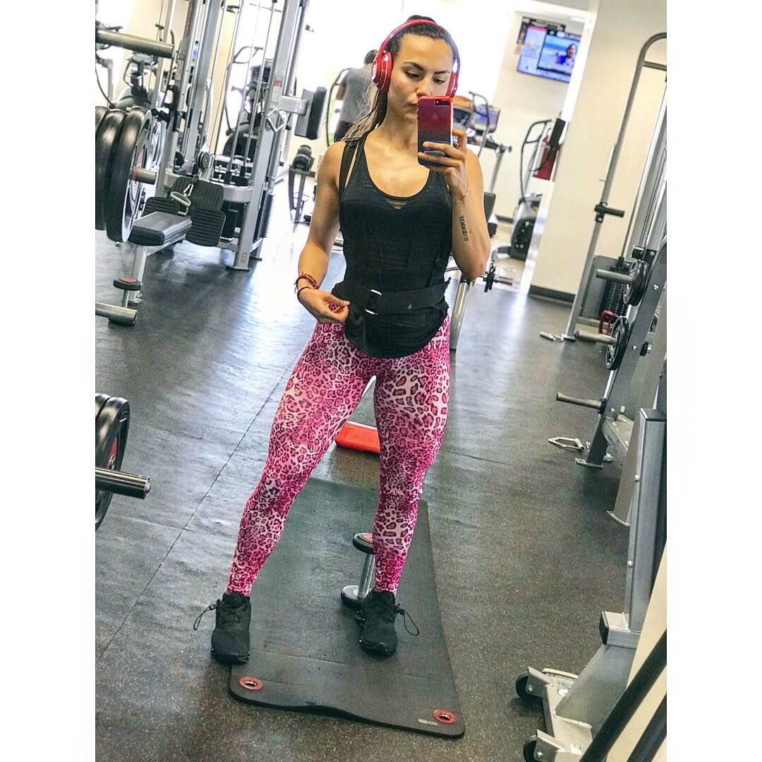 gollsh_'s tweet photo. Una bellisima clienta, La hermosa y monumental @victoriialg  (cuenta de instagram) luciendo uno de nuestros leggins 🤗🤗 😍😍😍 gracias por la confianza... https://t.co/BvWJzDEySL