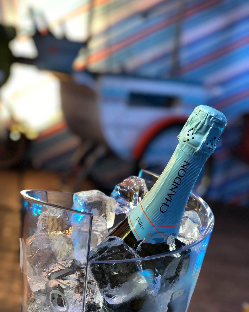 cariniomio's tweet photo. Chandon Delice #EnjoyTheSpark #sparklingexperience con #minipaletas #maracuyaconfresa #limónconmenta #manzanaverde https://t.co/X1leh2f9kT
