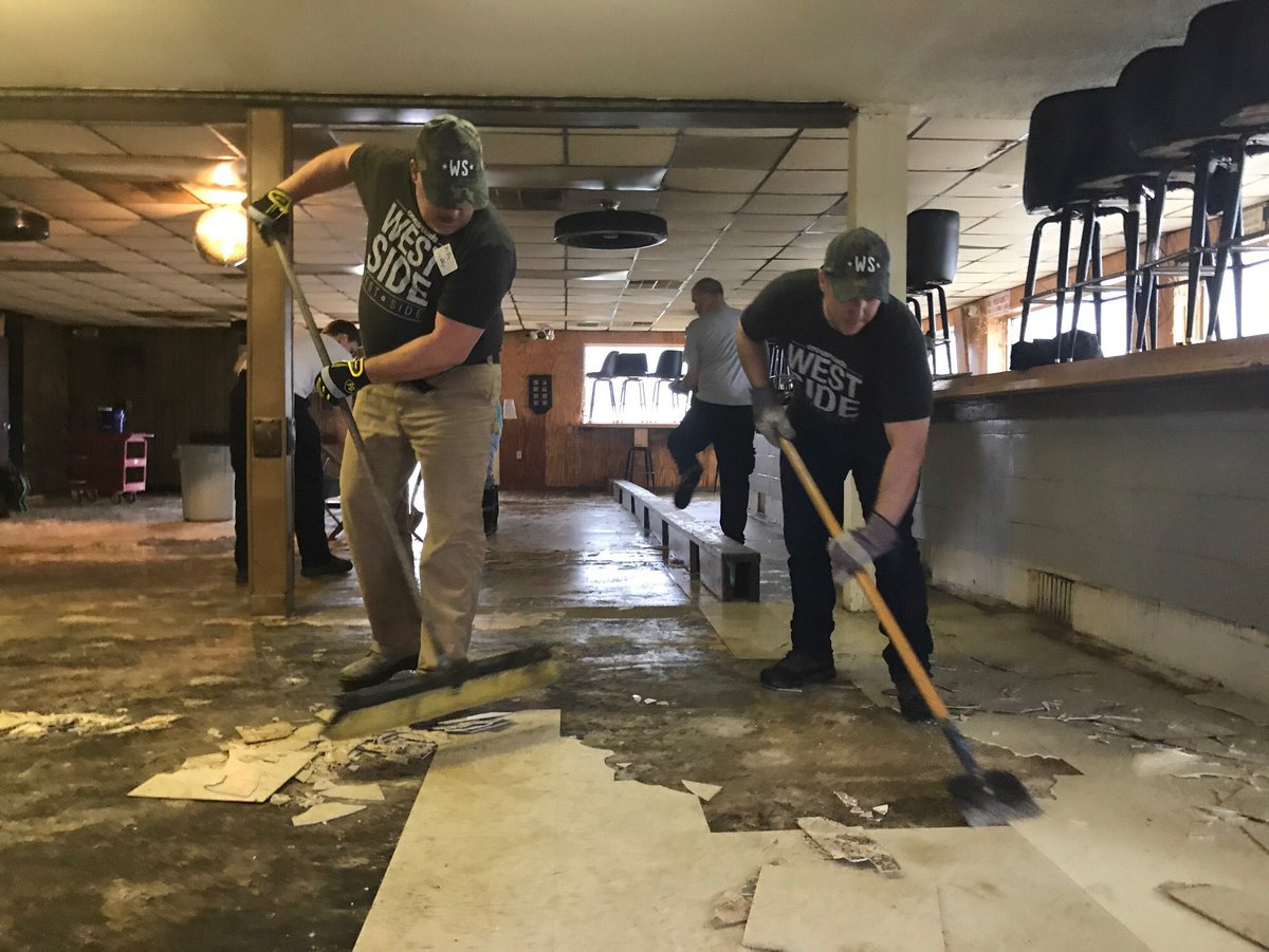 BrianTome's tweet photo. Love seeing over 2,000 crossroaders engaged in flood relief. When people hurt we want to help. https://t.co/fsCA6CjuSd