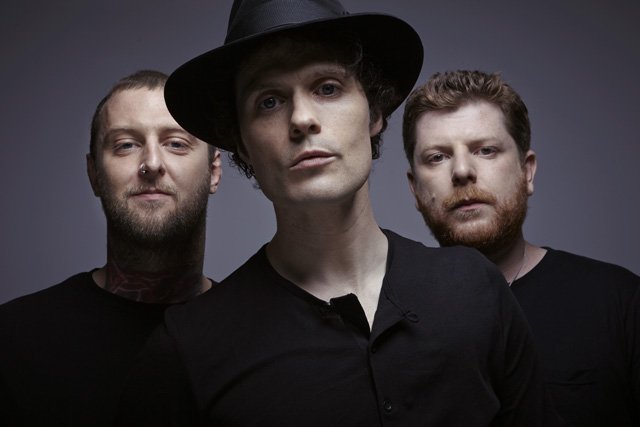 Volete sapere tutto sul nuovo disco dei <a href="/TheFratellis/">The Fratellis</a> a due settimane esatte dall'uscita? Jon Fratelli ha fatto una lunga chiacchierata telefonica con Pier e Carolina e la trasmetteremo stanotte alle 00.30 a <a href="/RnRCircusRadio2/">RocknRollCircus</a>!

Accendete la radio! >>> bit.ly/RaiRadio2