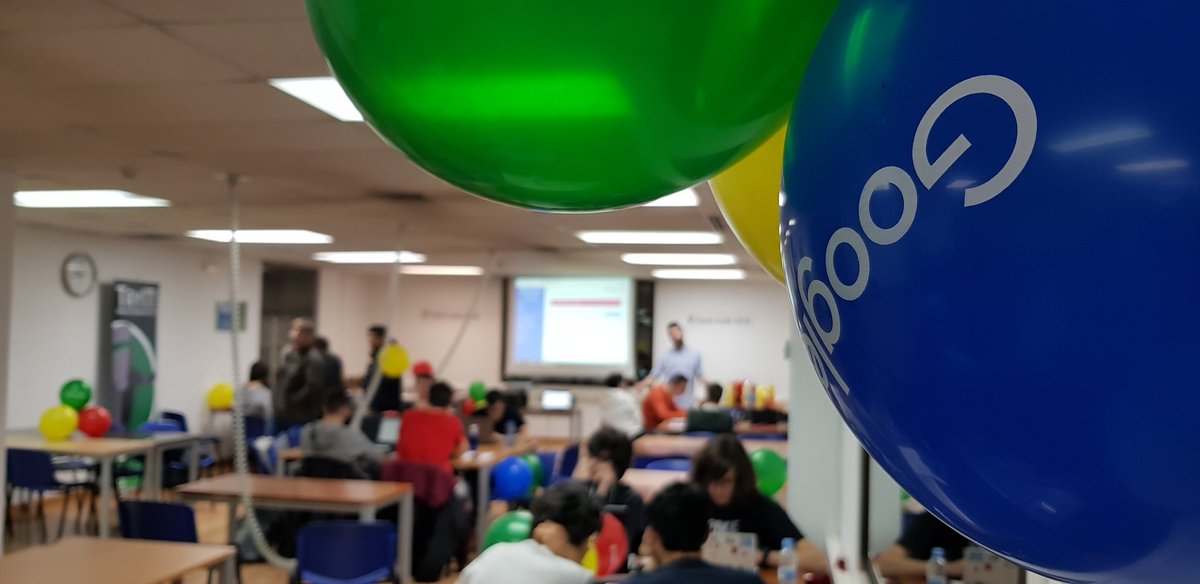 diegofpb's tweet image. Dándole al coco para @GoogleES en @informaticaupm #HashCodeUPM #HashCode2018