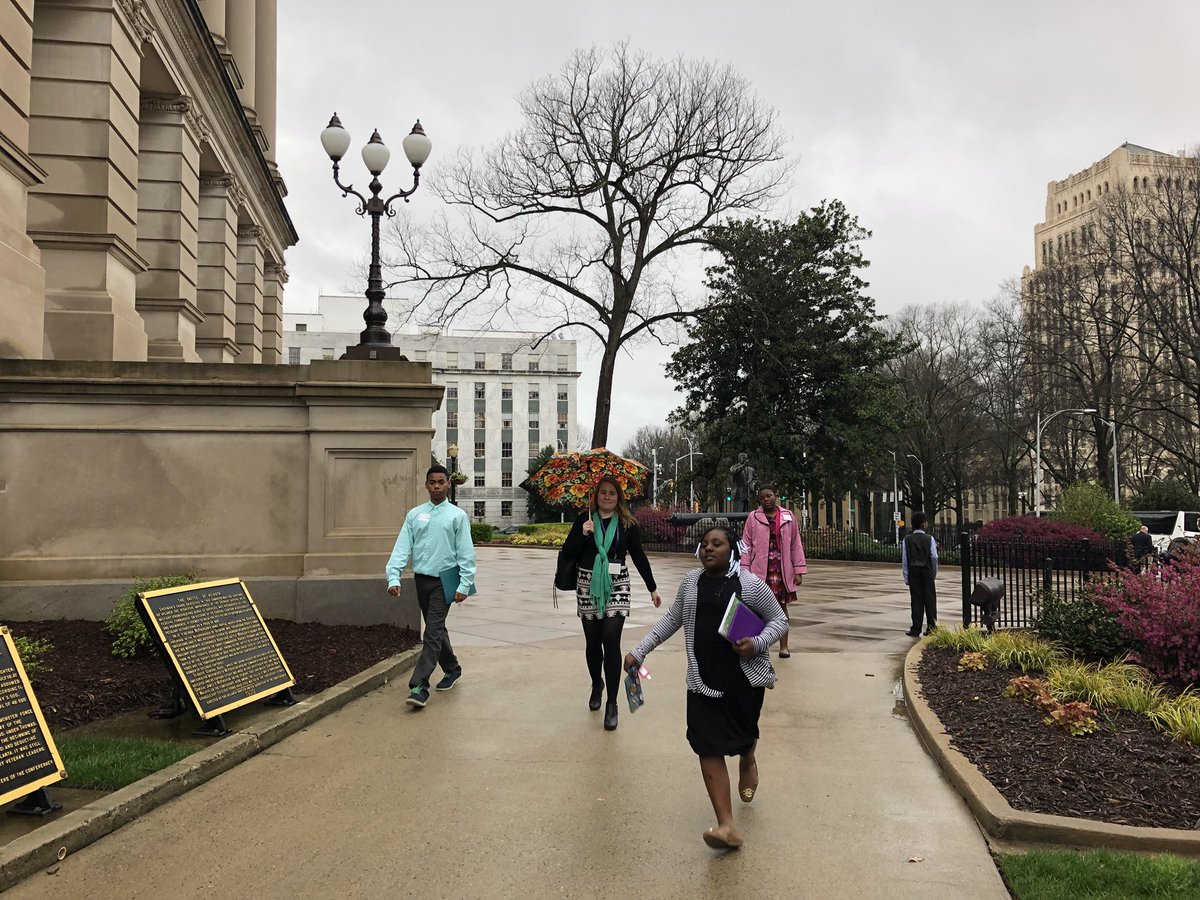 100MilesGA's tweet photo. A little bit of rain can’t stop us! #capitolconservationday https://t.co/2UwzUeupAc