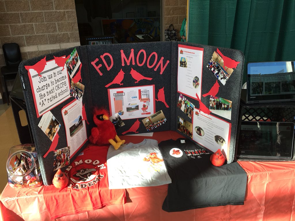 Mr_AJStewart's tweet photo. Trying to recruit new teachers today. #FDMOON https://t.co/I8c5Bs4k5v