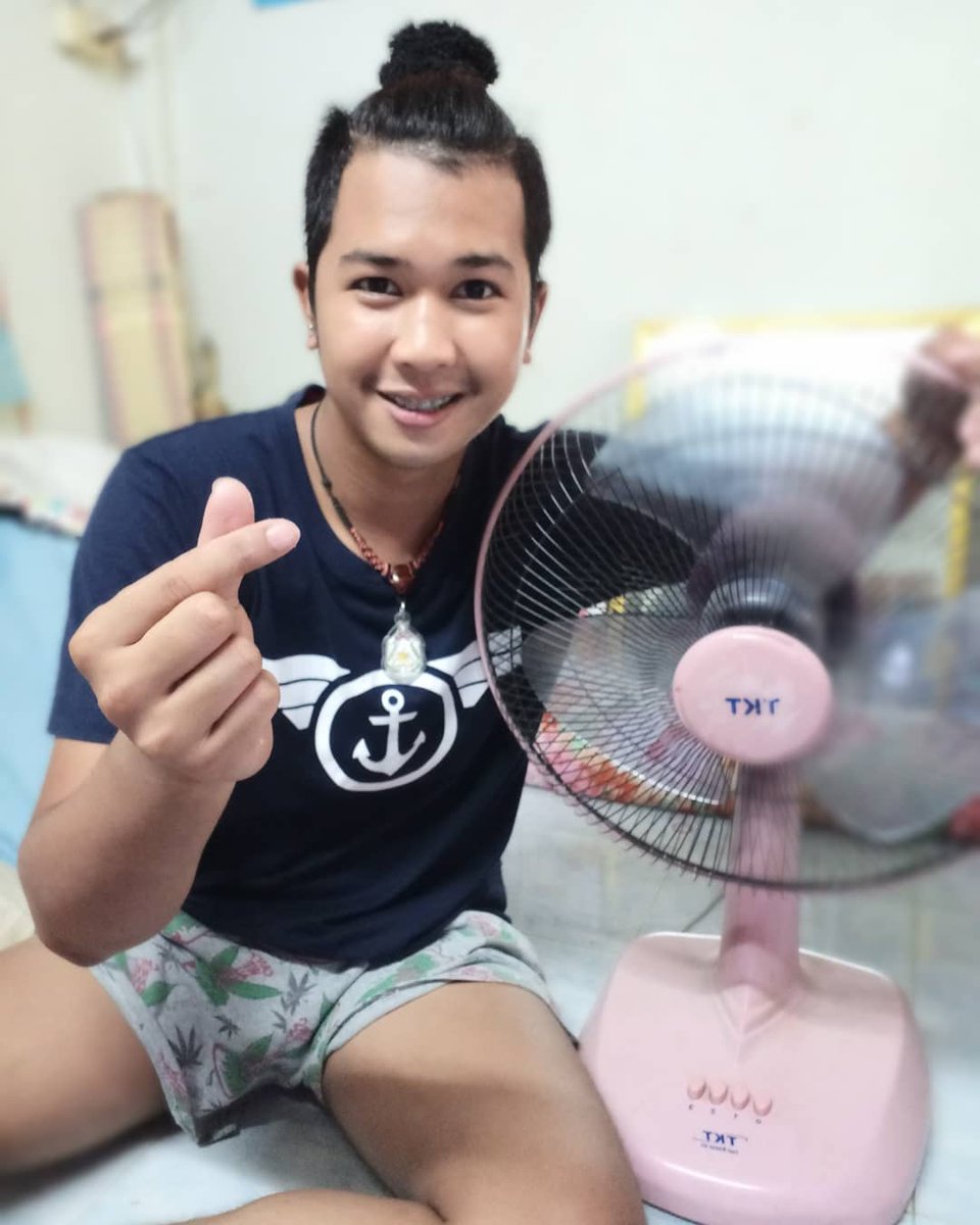 kitzii1140's tweet photo. มีแฟนแล้วนะ #นี่ไงแฟนเรา 😅รักแฟนมาก ��� #พัดลม 🤔
แล้วแฟนก็รักเรามากด้วย 🤗
ห้ามจีบนะ แฟนหวง 😂
.
---------------------
IG : iii_petch 💎💖 😊 https://t.co/KNnaei7PVl