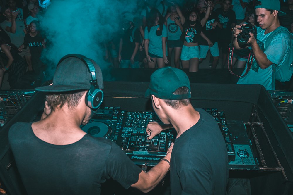 francolucas019's tweet photo. 🔥💀
. 📷: @adorno.sebasph Capo Total.
#Costanera #Asunción #Djshelp #Rave #Benéfico #Lit #Young #Djs #Dafraes #Eduarr #B2b #Kilombo https://t.co/4Sz5EnsWbt