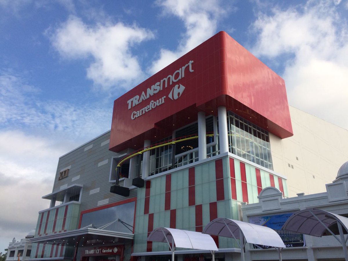 Transmart_IND's tweet photo. 1. Selamat pagi dari #TransmartCarrefourKupang yang resmi dibuka pagi ini! Kayak apa seru dan meriahnya pembukaan gerai ke-110 ini? Simak terus update nya di timeline pagi ini :)
#OpeningTransmart https://t.co/IFFjgQjHc3