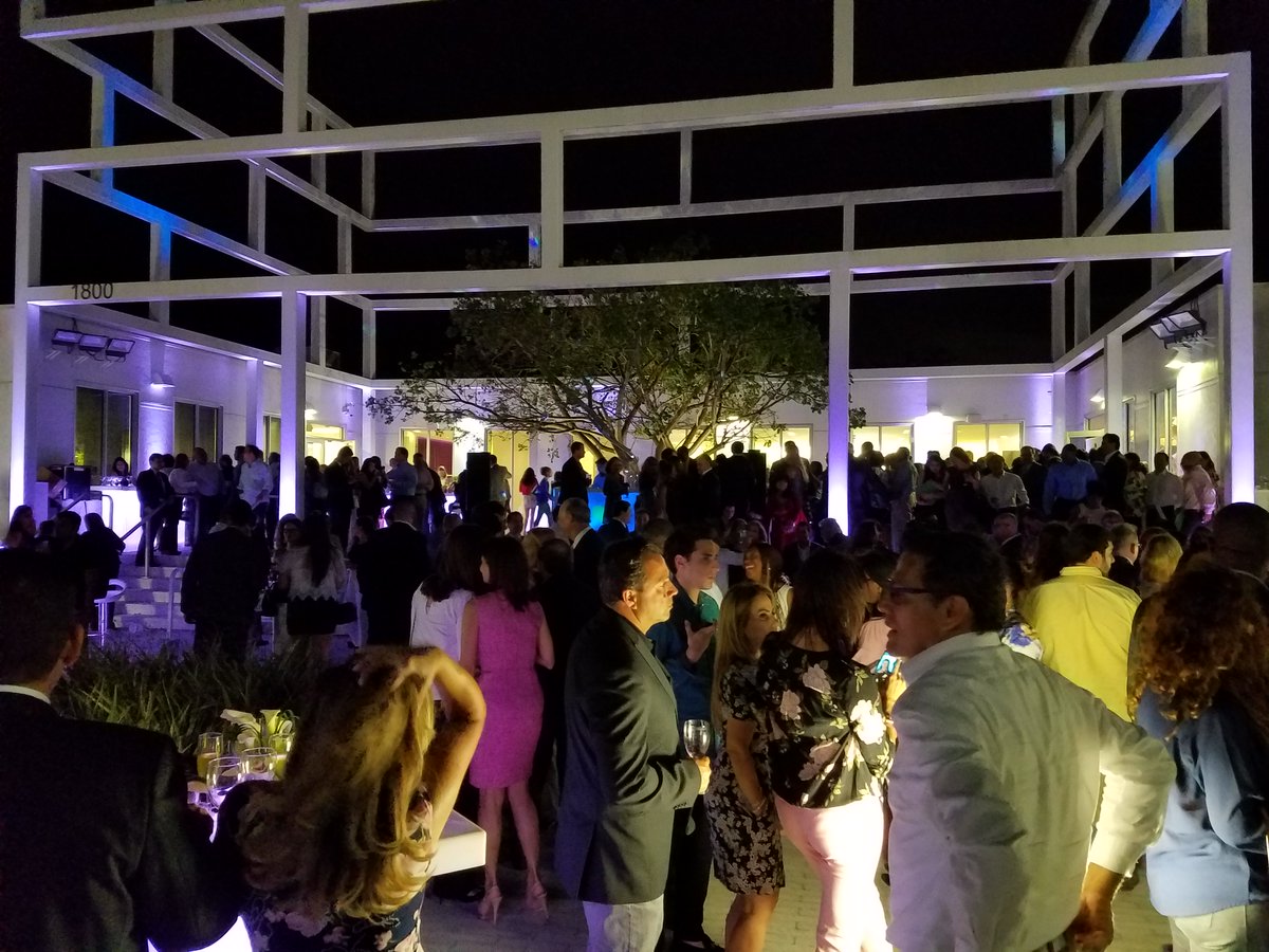 IntlOpulenceMag's tweet photo. Celebrating the @MetropicaSFL topping off with @sothebysrealty. Congrats! 🥂 https://t.co/5j2Uf5DKUB