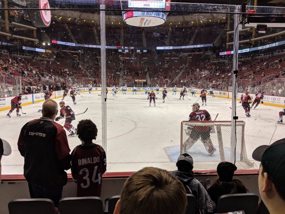 Pelisilo's tweet photo. A little @mnwild hockey in Arizona! https://t.co/w5lOTMbDCh