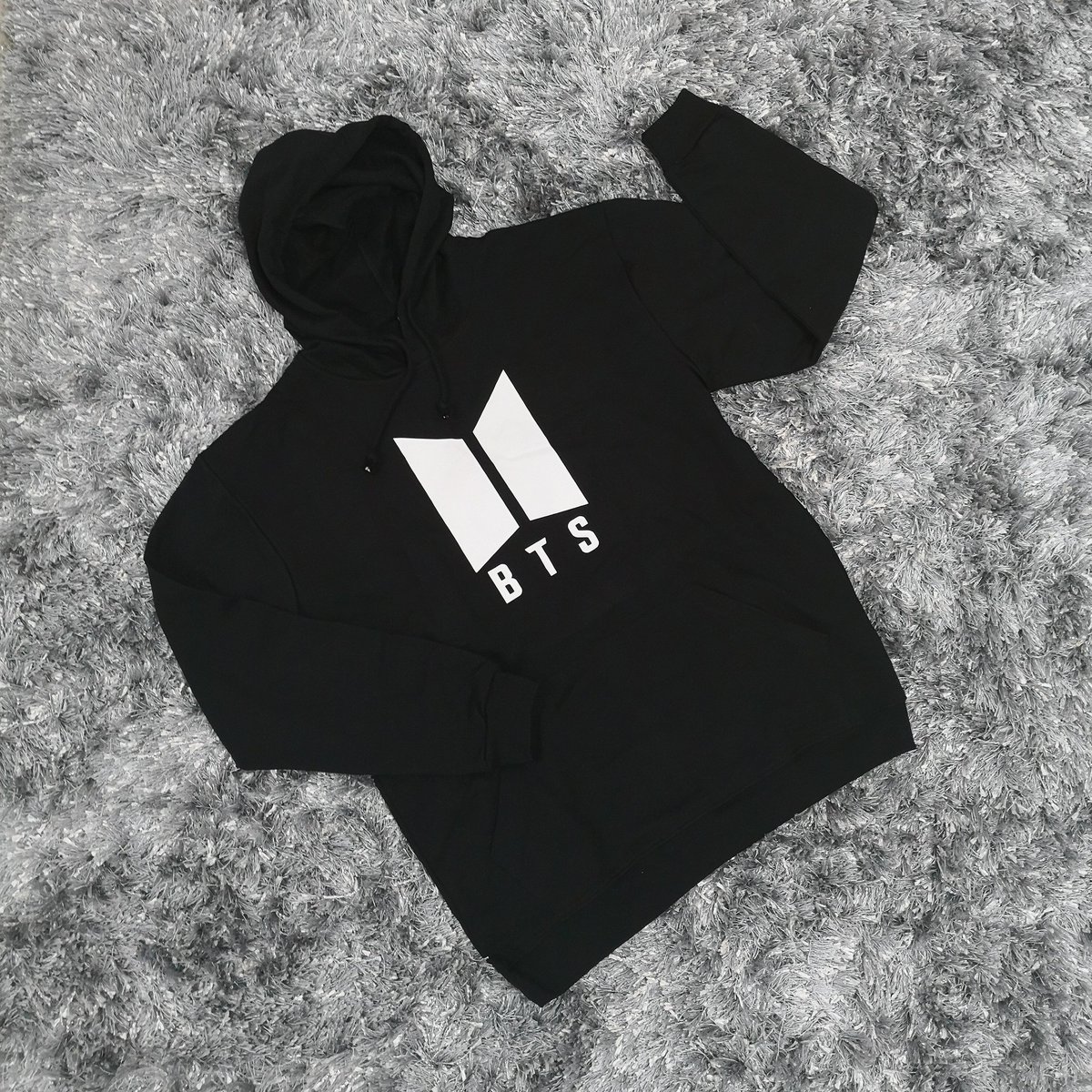 kletoodesign's tweet photo. Kletoodesign 
Design &amp; Printing Sweatshirt 
More Info : +60102011701

#sayajual #tshirt #designbaju #printingbaju
#sayajual #graphicdesign #sayajualmurah #igreview #igshopmalaysia #sweatshirt #jumper #bajusejuk #tshirtdesign  #tshirt #bts #army #btsmalaysia #btsarmy #btsfamily https://t.co/FCXjmFSi4w